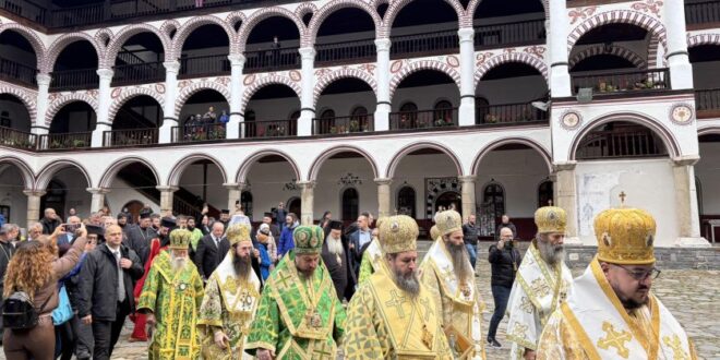 Вселенският патриарх Вартоломей и патриарх Даниил с литургия в Рилския манастир